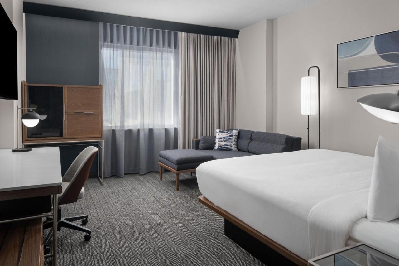 Courtyard By Marriott Calgary Downtown YYC Exterior foto